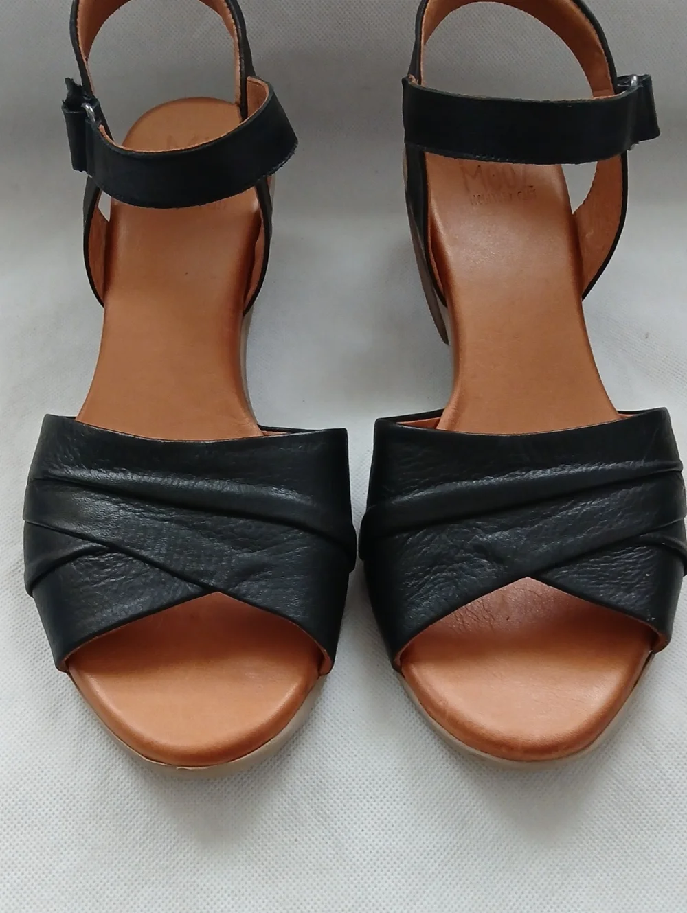 Miz Mooz Womens 41 Kacie Black Leather Sandals Crossover Ankle Strap Block Heel
